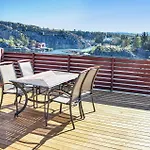 2 Bedroom Cozy In Hauglandshella *