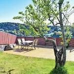 2 Bedroom Cozy In Hauglandshella Kolavag