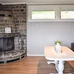 2 Bedroom Cozy In Hauglandshella