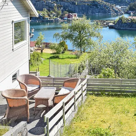 Awesome In Hauglandshella With Kitchen Сasa de vacaciones Kolavag