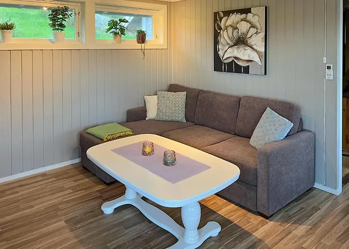 2 Bedroom Cozy In Hauglandshella