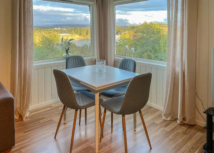2 Bedroom Cozy In Hauglandshella * Kolavag