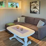2 Bedroom Cozy In Hauglandshella