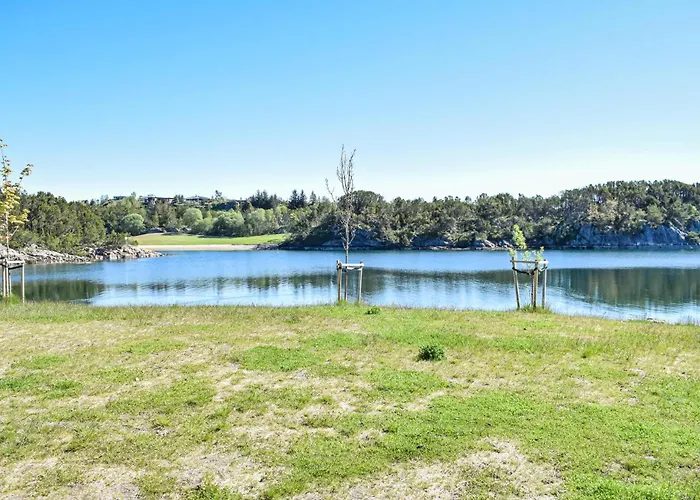 2 Bedroom Cozy In Hauglandshella Hébergement de vacances